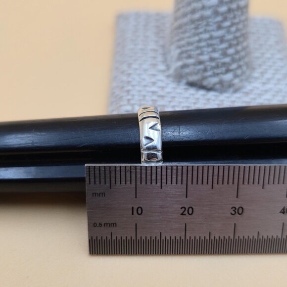 Size 7 Sterling Silver Lines And Triangle Shapes Band Ring A5160 - Picture 6 of 7